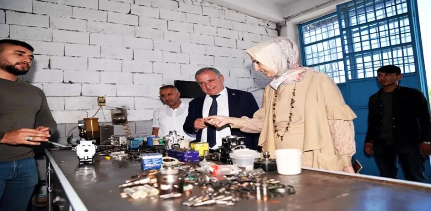Başkan Ayşe Çakmak, Muhtar ve Esnaf Ziyaretlerini Sürdürüyor
