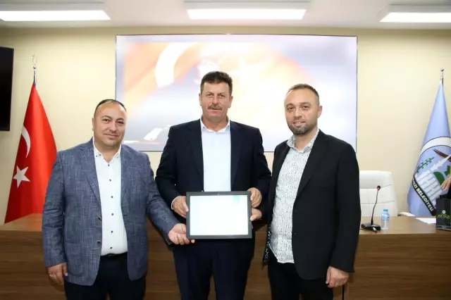 Başkan Soykan, müteahhitlerle toplantıda bir araya geldi