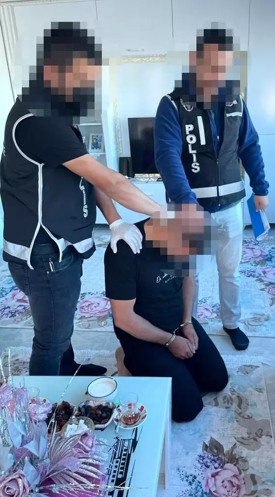 Başkent'te tefecilere yönelik düzenlenen operasyonda 12 kişiye gözaltı