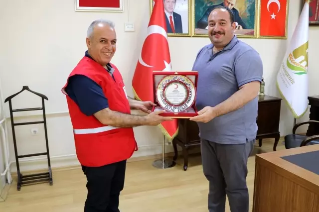 Belediye başkanı Kızılay'a 4 kurban bağışladı
