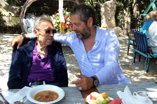 Bora Gencer: 'Baba oğul müzisyen olmak çok zor' Bora Gencer: 'Baba oğul müzisyen olmak çok zor'