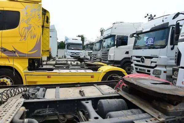Son dakika haber... TIR'LARIN ŞASİ NUMARALARINI DEĞİŞTİREN ŞEBEKEYE OPERASYON 150 MİLYON LİRALIK MAL VARLIĞINA TEDBİR