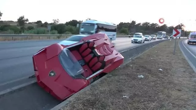 Çekicisinden fırlayan deniz otomobili karayolunu birbirine kattı
