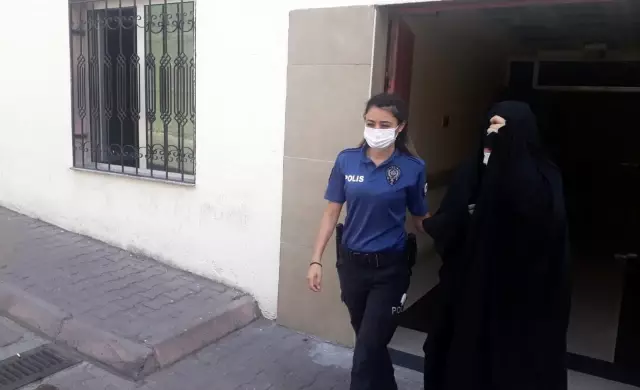 DEAŞ mensubu 2 kadın adliyeye sevk edildi DEAŞ mensubu 2 kadın adliyeye sevk edildi