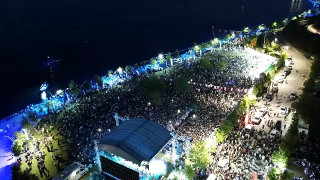 Ece Seçkin Kocaeli'yi coşturdu