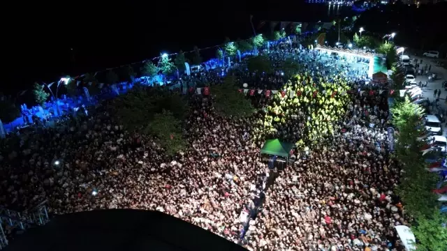 Ece Seçkin Kocaeli'yi coşturdu