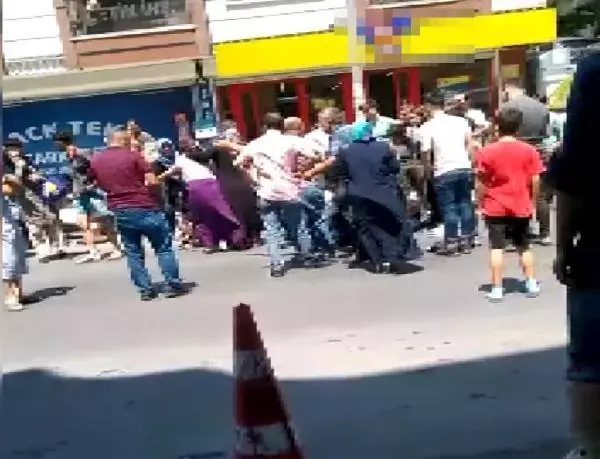 Son dakika haberleri... İSTANBUL ? ESENYURT'TA PİKABIN ÇARPTIĞI ÇOCUK HAYATINI KAYBETTİ