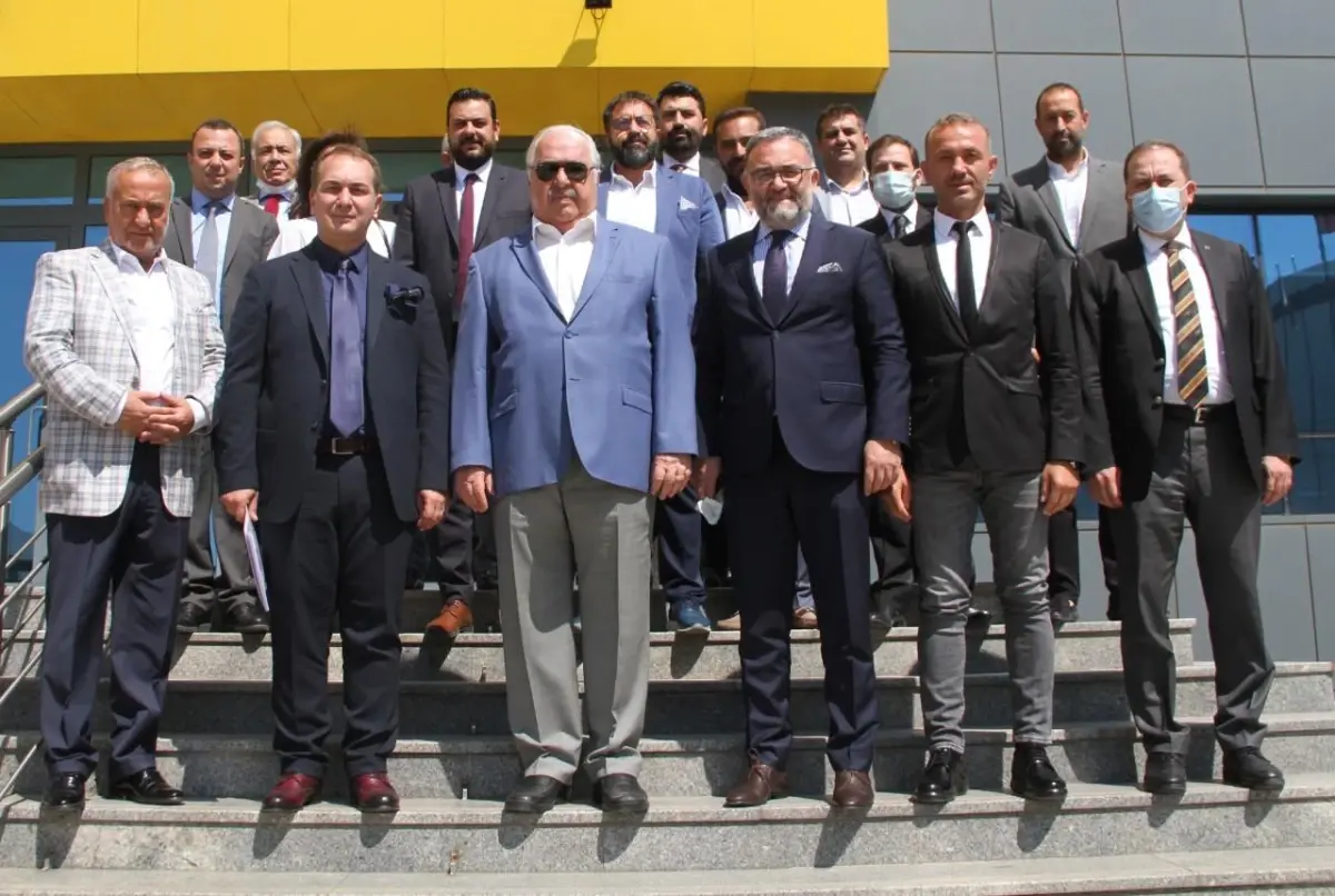 Hacettepe Spor Kulübü Başkanı Üstündağ, Gençlerbirliği Kulübü Başkanı Akdaş'ı ziyaret etti