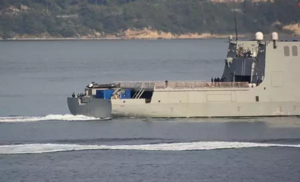 Son dakika... İSPANYA SAVAŞ GEMİSİ ÇANAKKALE BOĞAZI'NDAN GEÇTİ