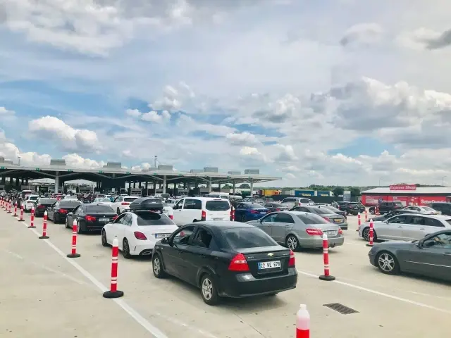 Kapıkule'de bayram yoğunluğu