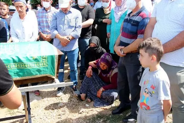 KAZADA ÖLEN 8,5 AYLIK HAMİLE ESRA İLE YEĞENİ TAHA TOPRAĞA VERİLDİ