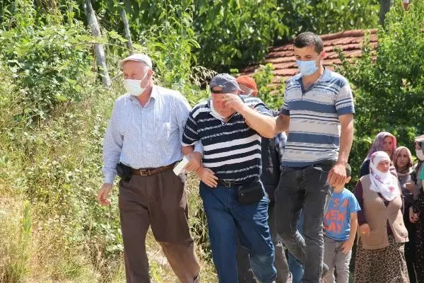 KAZADA ÖLEN 8,5 AYLIK HAMİLE ESRA İLE YEĞENİ TAHA TOPRAĞA VERİLDİ