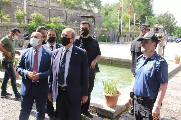 KKTC CUMHURBAŞKANI TATAR KIBRIS GAZİLERİYLE BİR ARAYA GELDİ