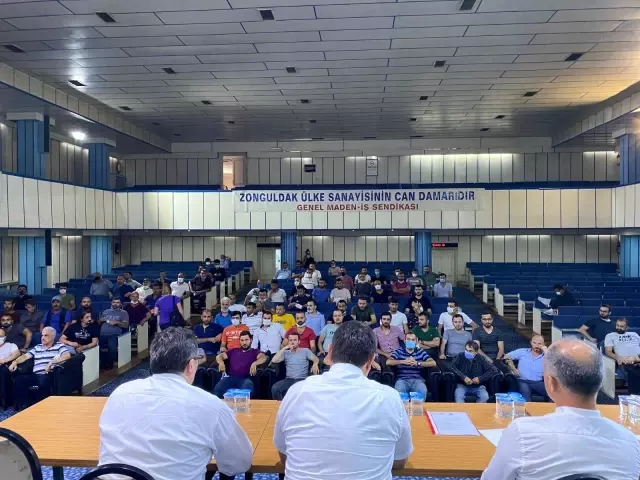 Maden işçileri taleplerini GMİS yöneticileri ile görüştü