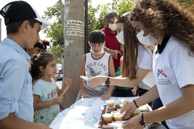 Son dakika haber... Mersin'de belediyeden çocuklara her gün 3 bin dondurma
