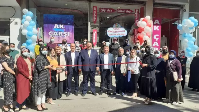 Osmancık'ta 'hayır çarşısı' açıldı