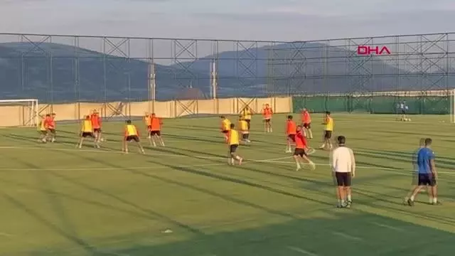 SPOR Aytemiz Alanyaspor'un Burdur kampı başladı