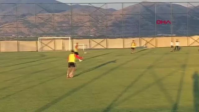 SPOR Aytemiz Alanyaspor'un Burdur kampı başladı