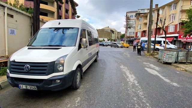ters yonden giden servis minibusu motosikletl 5 14249506 o