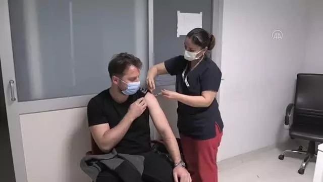 Türkiye'de nüfusa göre en çok Kovid-19 aşısı yapılan Muğla'da 'rehavet'e yer yok Türkiye'de nüfusa göre en çok Kovid-19 aşısı yapılan Muğla'da 'rehavet'e yer yok