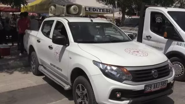 Vatandaşlar Türkçe ve Arapça anonslarla Kovid-19 aşısı olmaya davet ediliyor Vatandaşlar Türkçe ve Arapça anonslarla Kovid-19 aşısı olmaya davet ediliyor
