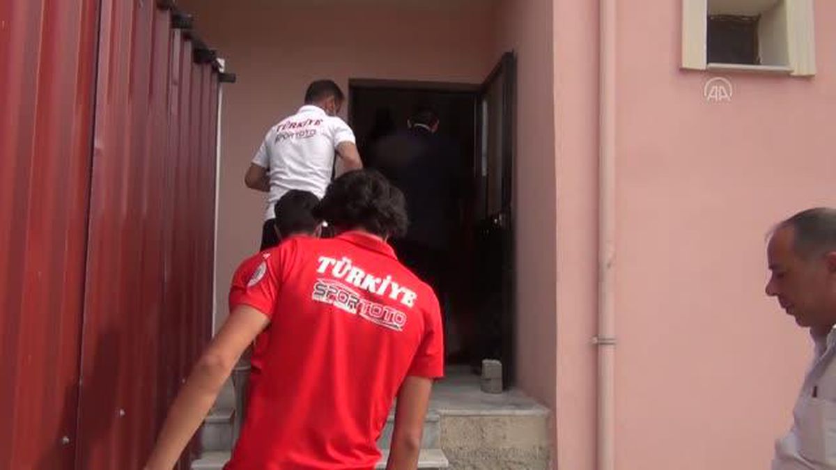 AFYONKARAHİSAR - Ampute Milli Futbol Takımı, gazi Yusuf Yayla'ya moral ziyaretinde bulundu
