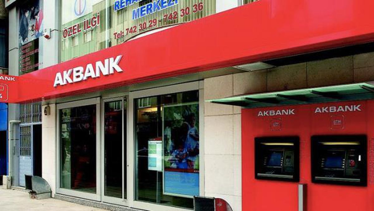 Son dakika Akbank düzeldi mi? Akbank sorun çözüldü mü? Akbank ATM'den para çekiliyor mu? Akbank mobil internet bankacılığında sorun mu var?