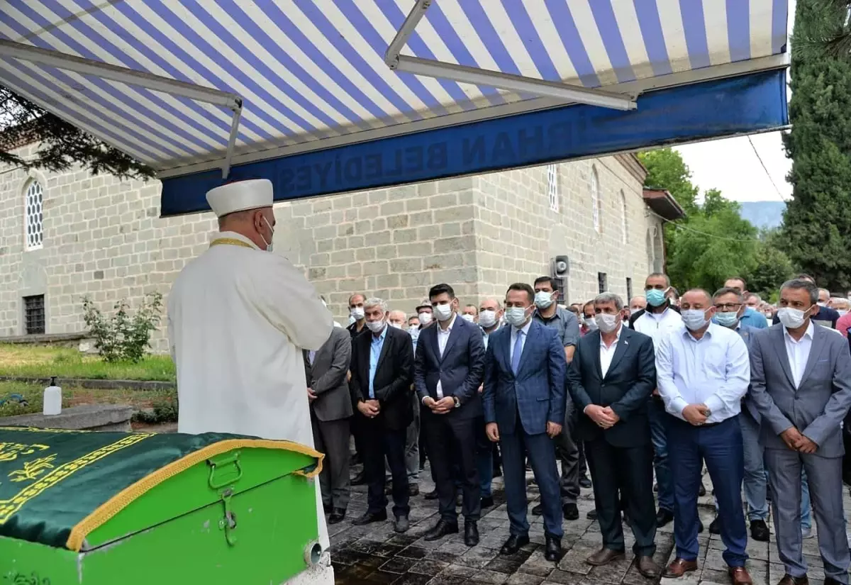 Başkan Ocak'ın annesi toprağı verildi