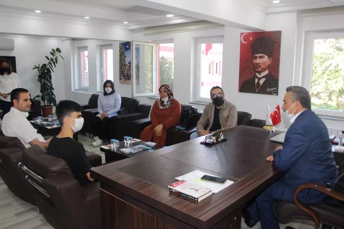 Belediye Başkanı Tutal'dan, Seydişehirli LGS birincisine altın hediyesi