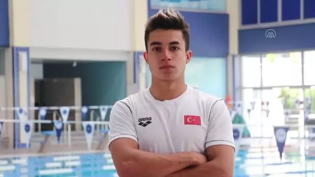 Çocukken abisinin madalyalarına hırslanan milli yüzücü, olimpiyatlarda kulaç atacak Çocukken abisinin madalyalarına hırslanan milli yüzücü, olimpiyatlarda kulaç atacak