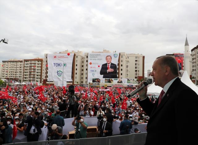Cumhurbaşkanı Erdoğan, 'Önümüzde 2 hedef var' diyerek müjdeyi verdi: 2023'e kadar milletimizin hizmetine sunacağız