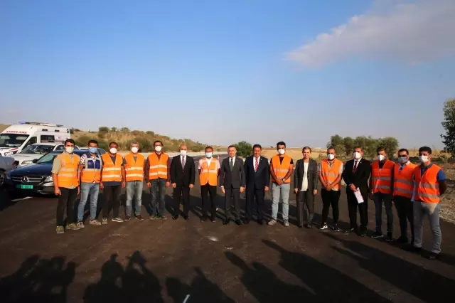 Cumhurbaşkanı Yardımcısı Oktay, KKTC'deki Kuzey Çevre Yolu'nda incelemelerde bulundu