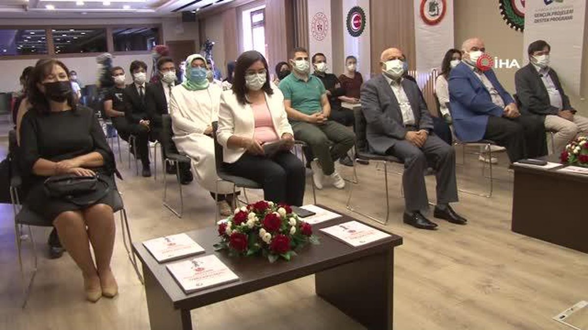 HAK-İŞ'te ebru sergisi açıldı