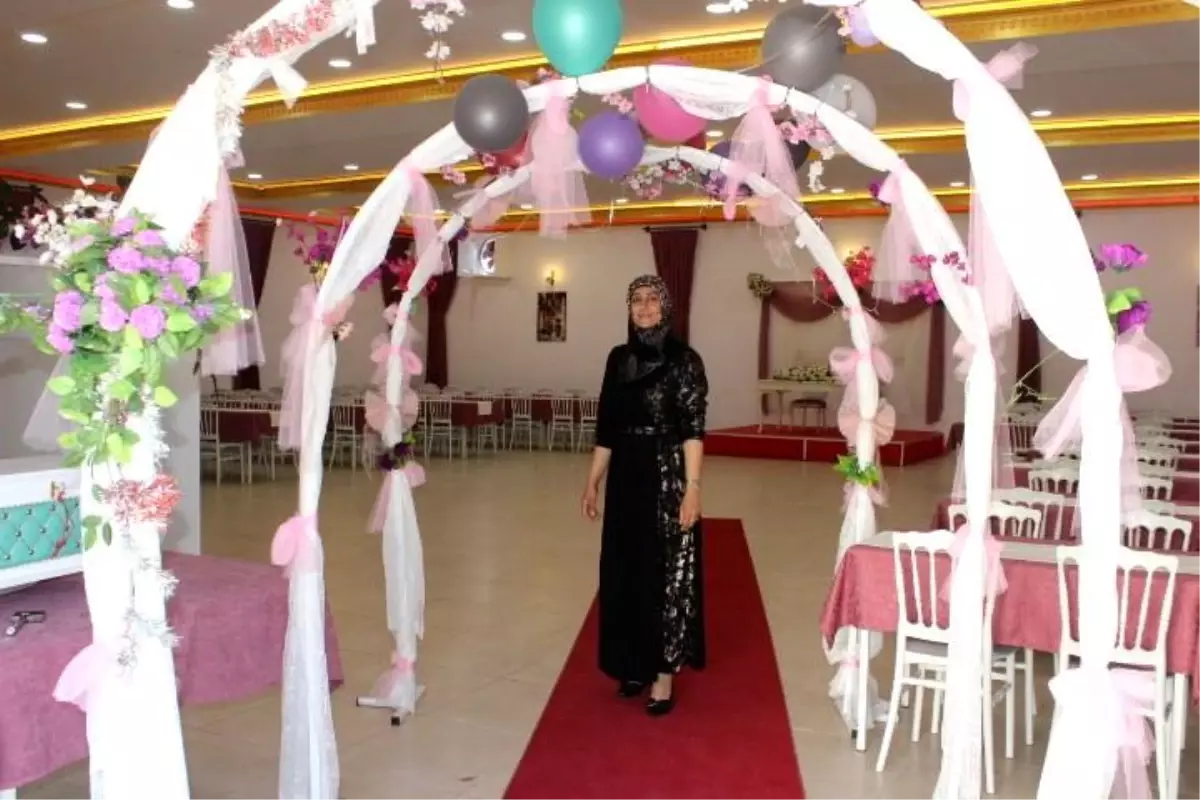 Hayallerini, bir zamanlar meyve sebze ektiği tarlasında gerçekleştirdi