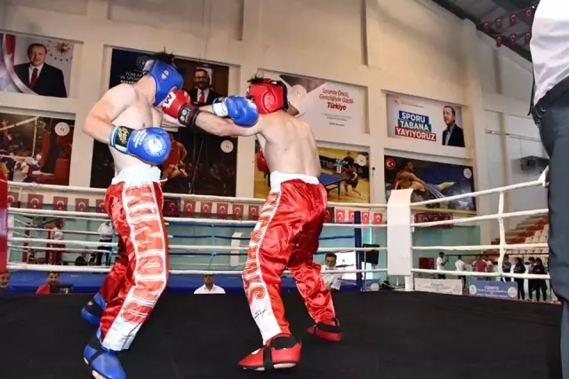 Kick Boks Türkiye Şampiyonasında Denizlili sporcular milli formayı giymeye hak kazandı