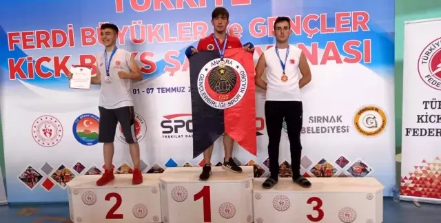 Kick Boks Türkiye Şampiyonasında Denizlili sporcular milli formayı giymeye hak kazandı