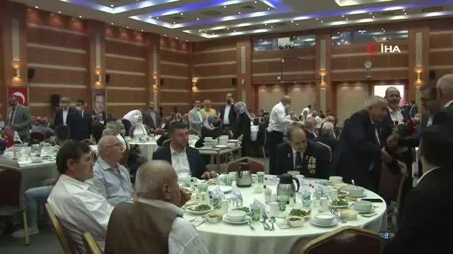Kore ve Kıbrıs Gazileri AK Parti İl Başkanlığı'nda buluştu