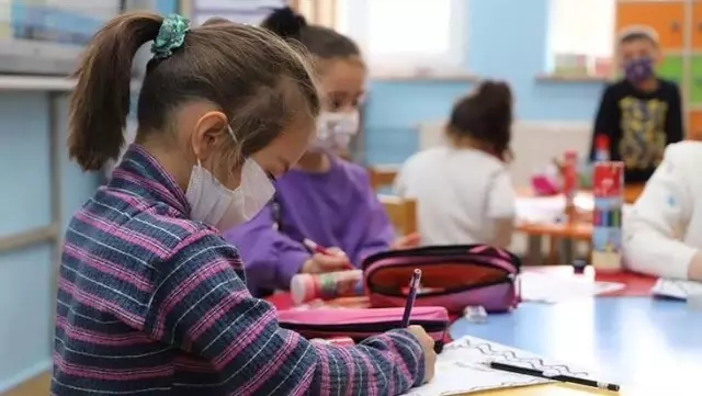 MEB, yeni eğitim yılı takvimini açıkladı: Okullar 6 Eylül'de açılıyor, ilk ara tatil 15 Kasım'da MEB, yeni eğitim yılı takvimini açıkladı: Okullar 6 Eylül'de açılıyor, ilk ara tatil 15 Kasım'da