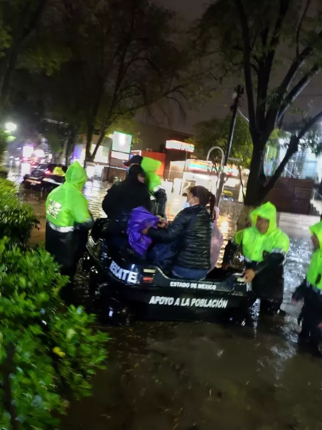 Meksika'yı sel vurdu: 7 ölü