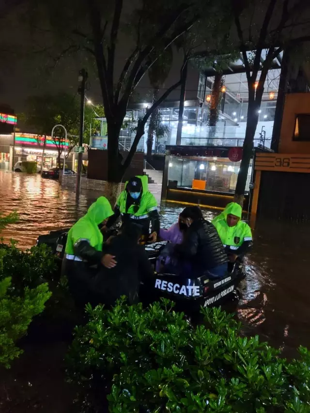 Meksika'yı sel vurdu: 7 ölü