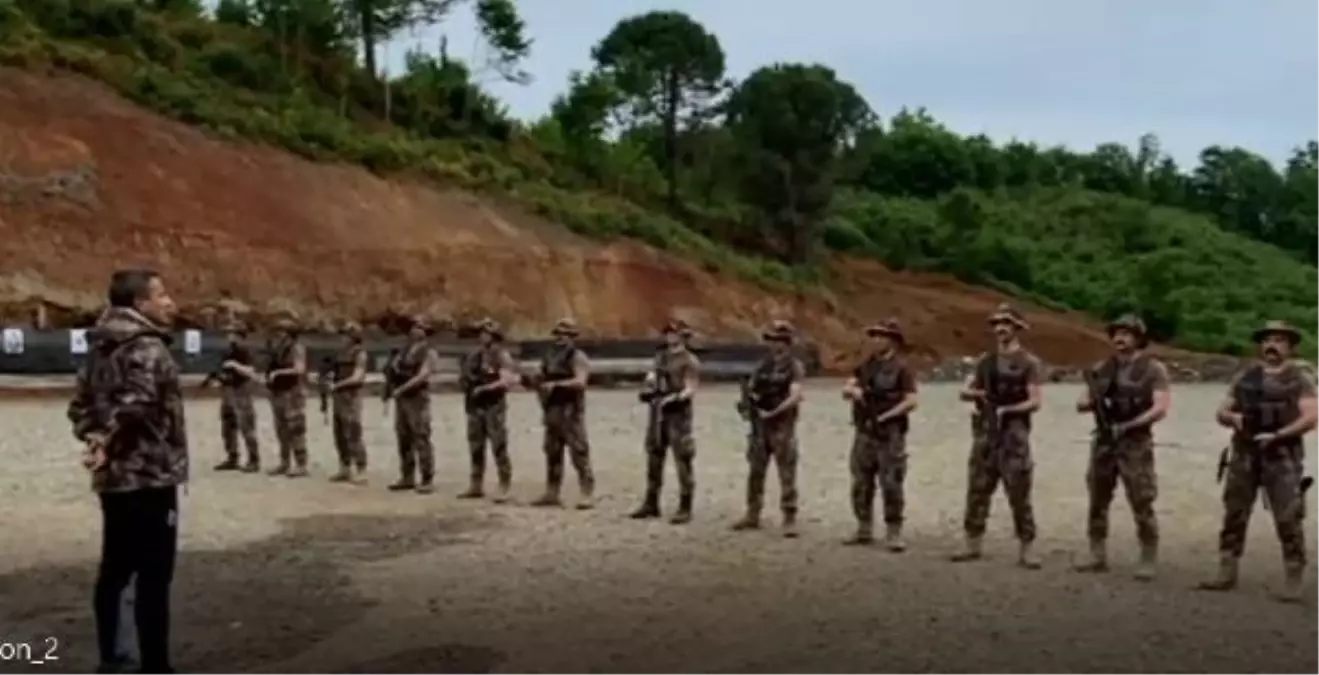 Son dakika! MÜŞAVİRLİĞE ATANAN TRABZON EMNİYET MÜDÜRÜ, ÖZEL HAREKAT POLİSLERİYLE VEDALAŞTI