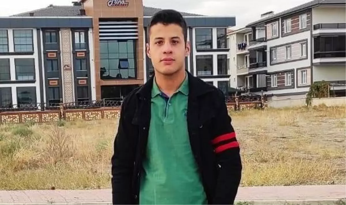 İş makinesinin altında kalan 22 yaşındaki işçi, hayatını kaybetti