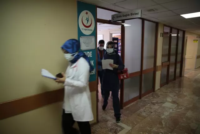 Şanlıurfa'da 'evde aşılama' uygulamasıyla Kovid-19'a karşı aşılanma oranı arttırılacak Şanlıurfa'da 'evde aşılama' uygulamasıyla Kovid-19'a karşı aşılanma oranı arttırılacak