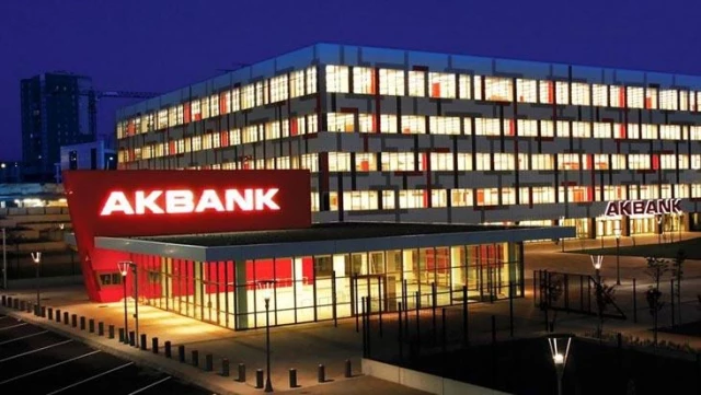Son Dakika! 2 gündür işlem yapılamayan Akbank'tan yeni açıklama: Sistemlerimizi kademeli olarak devreye almayı hedefliyoruz