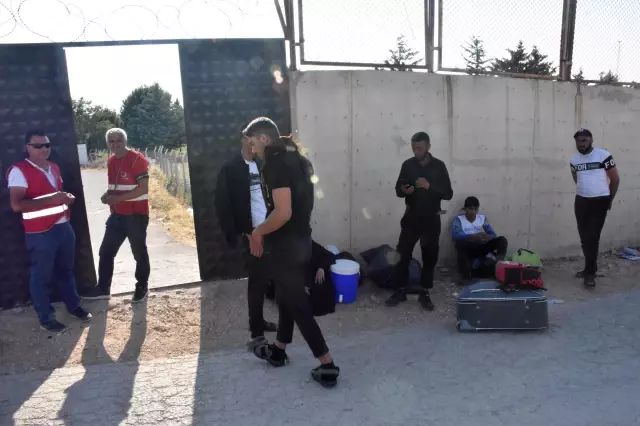 Suriyeliler Kurban Bayramı'nı geçirmek için ülkelerine gidiyor