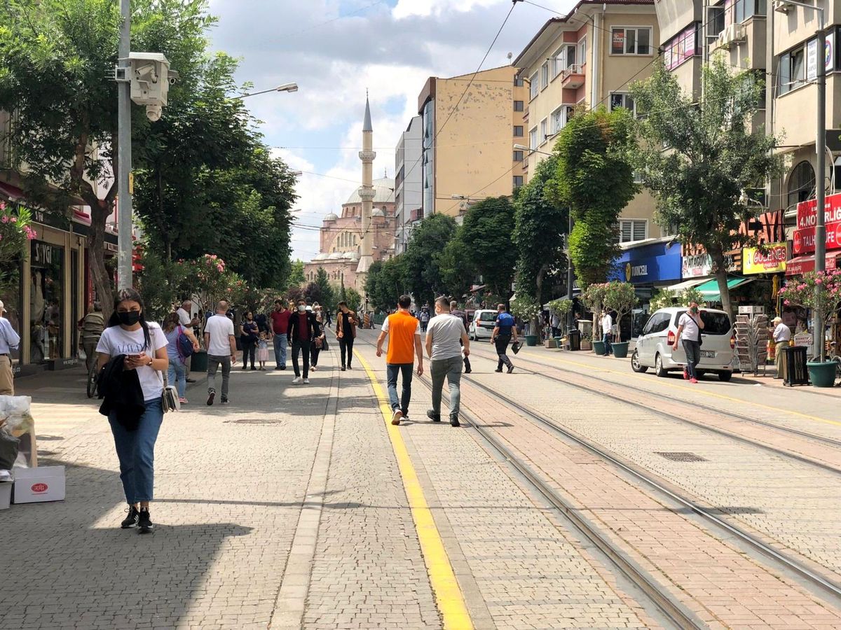 Taraftardan imza vermeyen futbolculara sitem