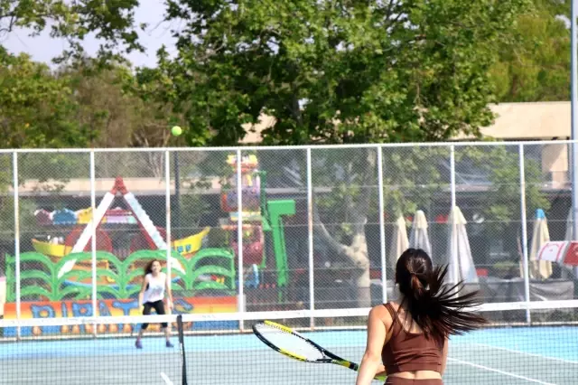 Ücretsiz tenis kortları haftada 500 kişiyi ağırlıyor