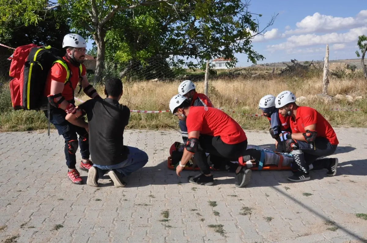 UMKE tarafından yapılan 'doğal afet' tatbikatı gerçeğini aratmadı