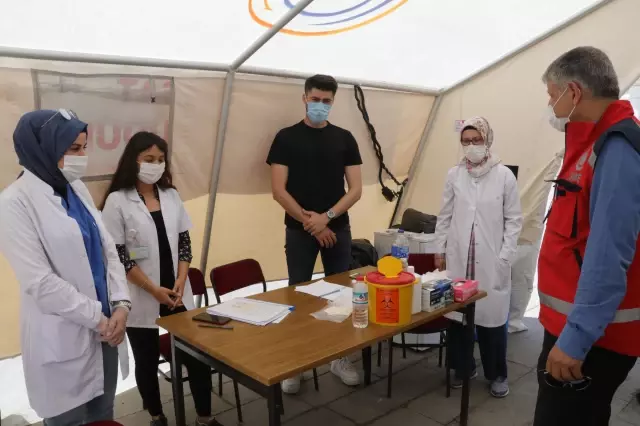 178 bin kişiye ilk doz, yaklaşık 100 bin kişiye de 2. doz Kovid-19 aşısı uygulandı