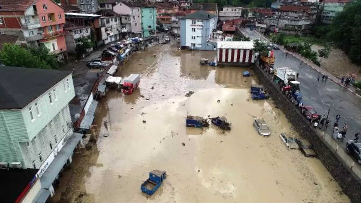 Zonguldak'ta dere taştı, belde su altında kaldı (2)